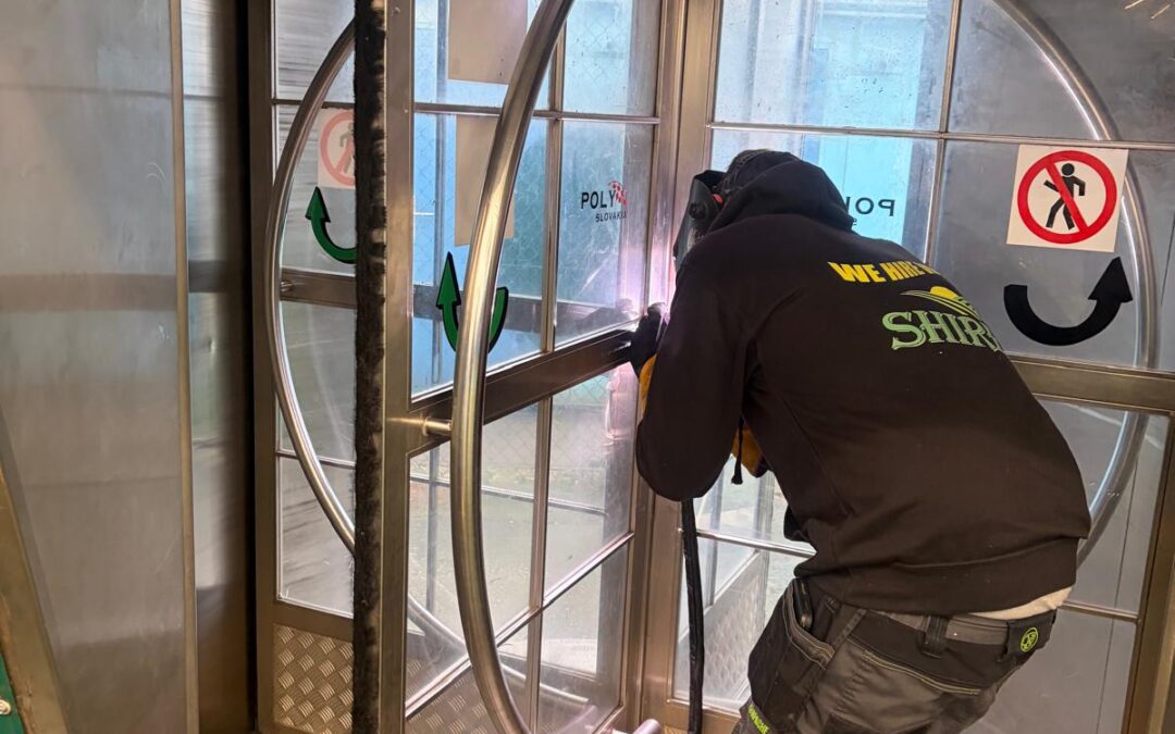 Emergency Repair: Stainless Steel Revolving Door Panel on Inflatable Tennis Court